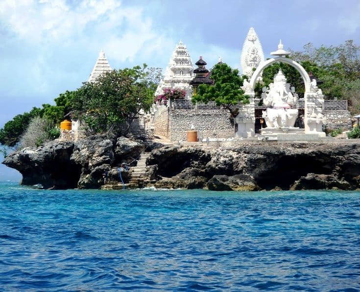 The timeless beauty of Menjangan island and its sacred Temple